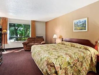 Travelodge By Wyndham Seattle University