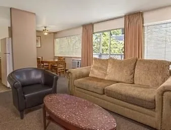 Travelodge By Wyndham Seattle University Motel