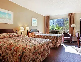 Travelodge By Wyndham Seattle University Motel
